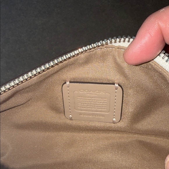 COACH Nolita Barrel Bag ivory - Picture 3 of 5